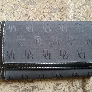 Dooney & Bourke wallet